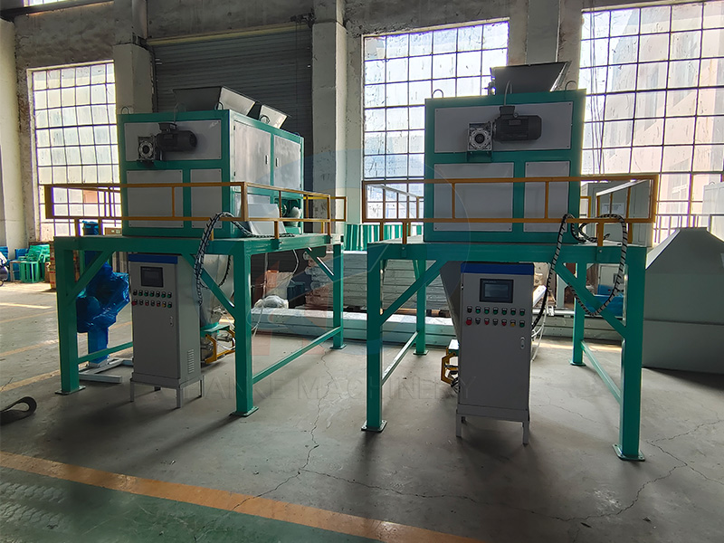 How much is a set of organic fertilizer weighing 5 to 15 kilograms in small double-bucket granular b