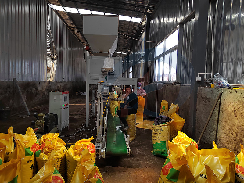 How to choose the packaging for the rice seedling fertilizer powder? How much does a set cost?